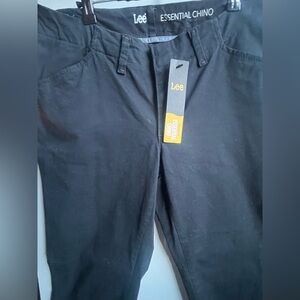 Lee Essential Chino Mid Rise Straight Leg Relax Fit. 8S